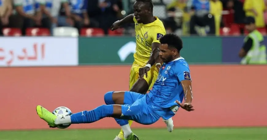 كشف حصري: هل ينضم مدافع الهلال علي البليهي إلى النصر؟!