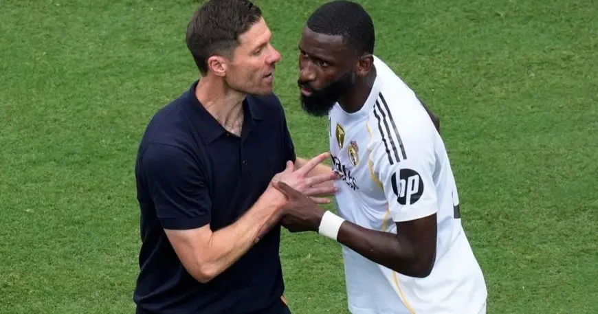ريال مدريد يستعد لإنقاذ الدفاع بحلّ فرنسي ساحر!