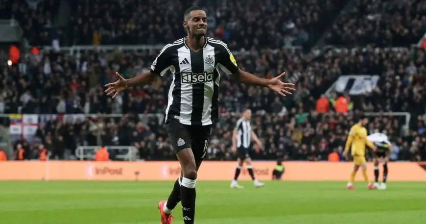 بعد رفض ليفربول.. إيزاك يفتح أبوابه للانضمام إلى الهلال!
