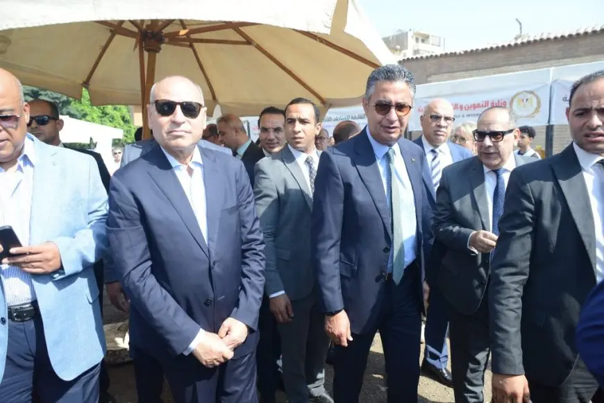 وزير التموين ومحافظ القاهرة يطلقان أحدث سوق تجاري في الجمالية!