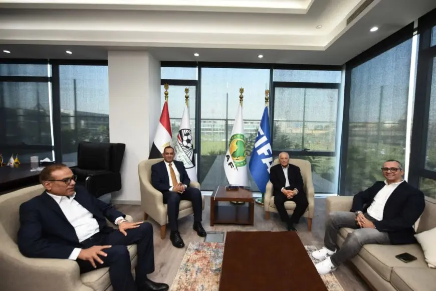 أبو ريدة يلتقي نائب وزير التربية والتعليم لتوقيع بروتوكول تعاون لاكتشاف المواهب الشابة