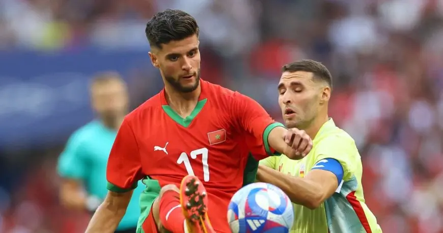المغربي أسامة العزوزي يحرز تقدمًا نحو الانتقال إلى أوكسير