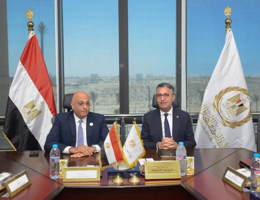 وزير التموين يكشف عن خطة لإنشاء منافذ جديدة في المناطق الأكثر احتياجًا بجمهورية مصر العربية