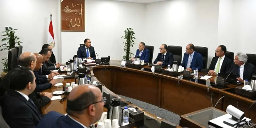 تعاون بين الحكومة والتجار والصناع لخفض أسعار السلع بمبادرة جديدة
