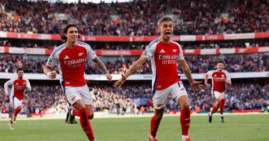بوروسيا دورتموند ينافس أندية إنجليزية على ضم مهاجم أرسنال المميز