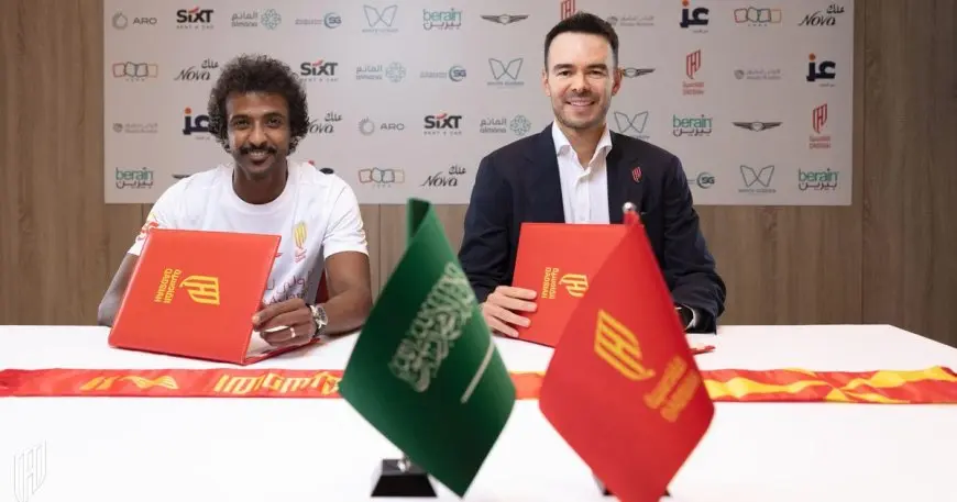 ياسر الشهراني يوقع عقده مع القادسية ويعود من جديد إلى الملاعب