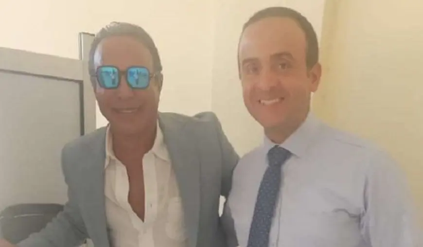 أيمن يونس يشارك في انتخابات مجلس الشيوخ ويصوت لصالح مرشحيه المفضلين