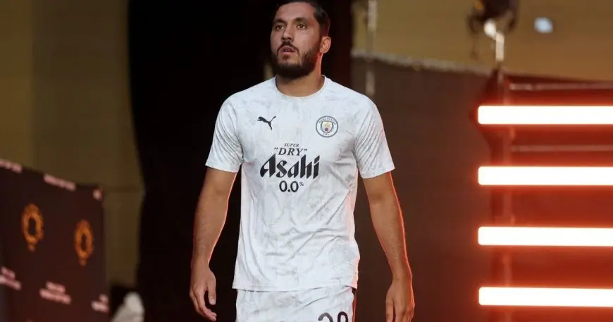 جواريولا يفرض تعليمات صارمة على اللاعب ريان شرقي في تدريب متميز