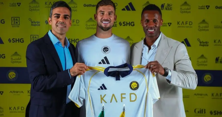 النصر يضيف إنييغو مارتينيز إلى صفوفه في صفقة انتقال حر من برشلونة