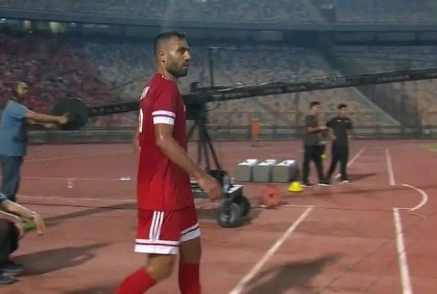 حسام حسن يعتذر لجماهير الأهلي بعد احتفاله لمؤمن زكريا