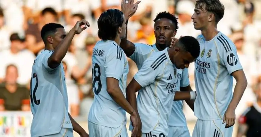 كاريراس يشيد بلاعبي ريال مدريد بعد خوض أول مباراة مع الفريق الملكي
