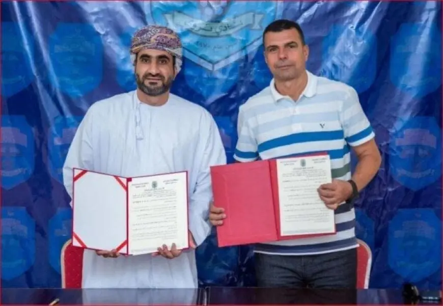 أكرم عبد المجيد يتولى منصب المدير الفني لنادي نزوي العماني
