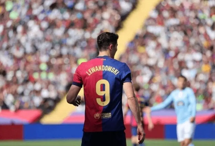 ليفاندوفسكي يرفض عرضًا خياليًا بقيمة 100 مليون يورو سنويًا للبقاء مع برشلونة