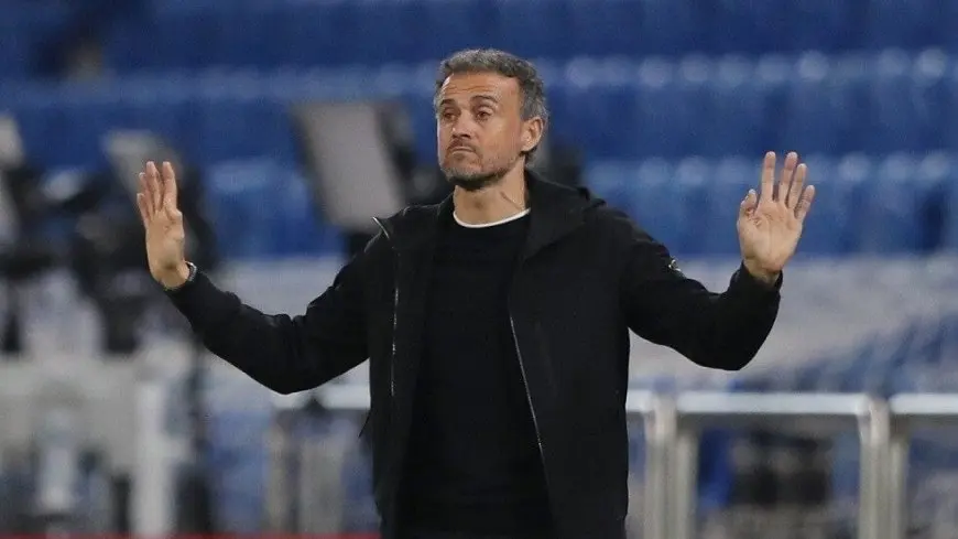 إنريكي يثني على حارس باريس سان جيرمان بعد الفوز بالسوبر الأوروبي