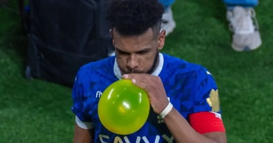 البليهي يكشف عن اقترابه من الانتقال للاتحاد السعودي في طريقه إلى جدة