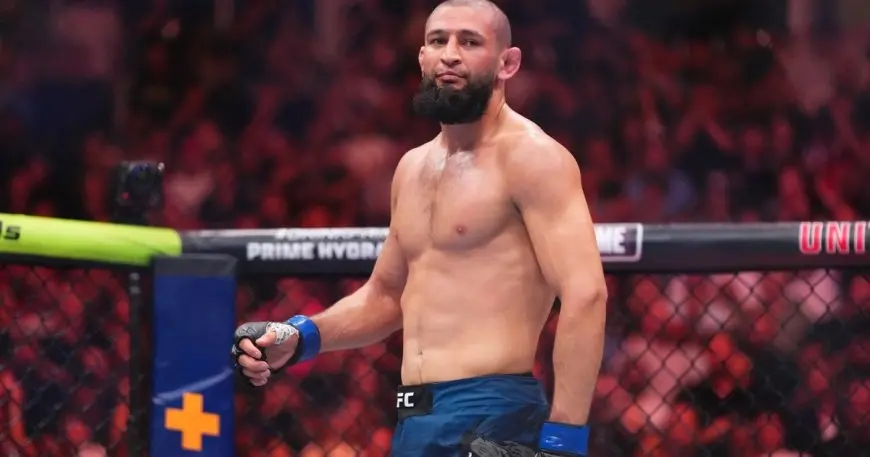 حمزة شيماييف يحقق لقب بطل العالم في الوزن المتوسط خلال منافسات UFC 319