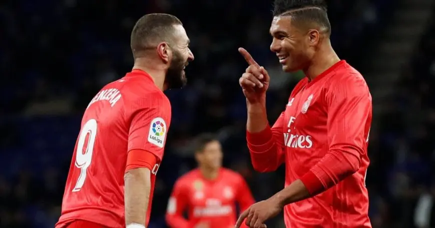 كاسيميرو يكشف تفاصيل رده على تكهنات انضمامه مع بنزيما في الاتحاد السعودي