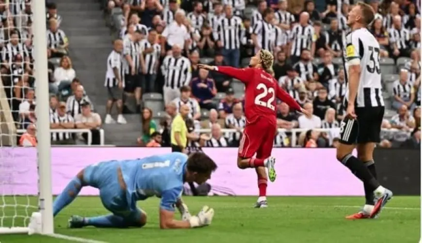 ليفربول يحقق فوزًا مثيرًا على نيوكاسل في قمة الدوري الإنجليزي