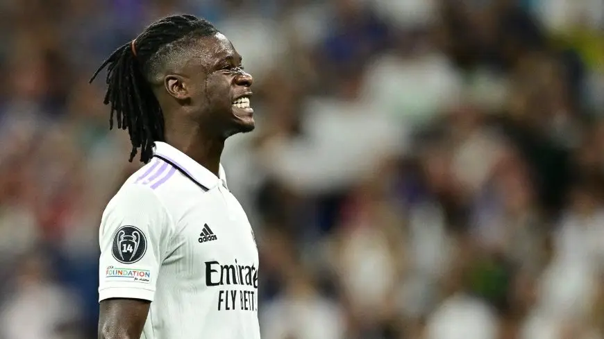 كامافينجا يرفض عرضًا مغريًا من الدوري السعودي ويتطلع للبقاء في أوروبا