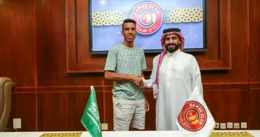 ضمك السعودي يعزز صفوفه بمدافع الوداد المغربي لتعزيز المنافسة في الدوري