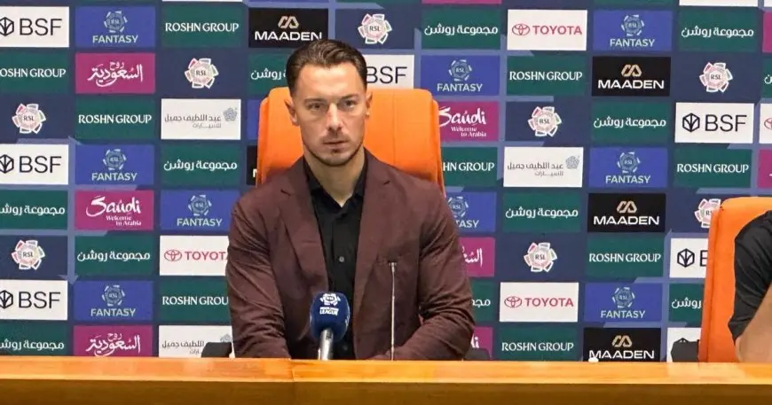 غموض غياب نجم الأهلي عن انطلاقة الدوري السعودي بسبب انضباطي يكشفه يايسله
