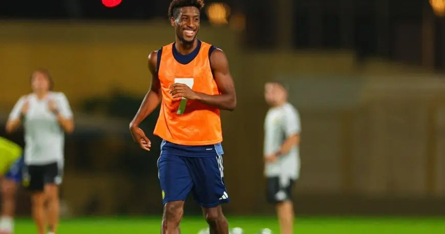 كومان يحرز أول أهدافه مع النصر بأسلوب رائع يشبه فان بيرسي