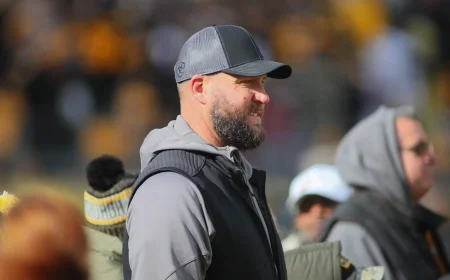 Roethlisberger Shines as Steelers Left Tackle Stumbles and Hands Interception to Vikings