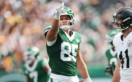 Jets and Mason Taylor Relive ‘Cool Memories’ During Visit to Dolphins Where His Hall of Fame Dad Shined