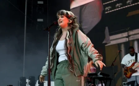 Lola Young at All Things Go Festival: From Electrifying Pop Vocals to Sudden Collapse Stuns Fans and Sparks Mental Health Conversation