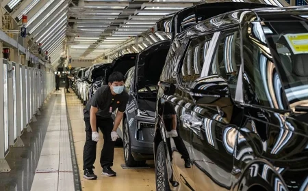 China’s Manufacturing Activity Sees Uptick in September Despite Official PMI Contraction