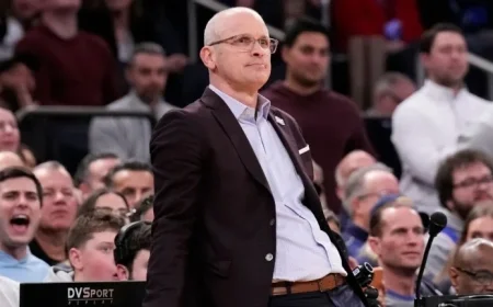 Be a Coach Dan Hurley Talks Ego Maui Losses Lakers and Geno Auriemmas Wake-Up Call