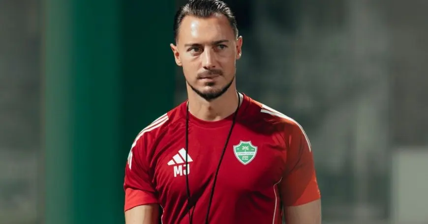 الأهلي السعودي يواصل دعمه للمدرب يايسله حتى عام 2027