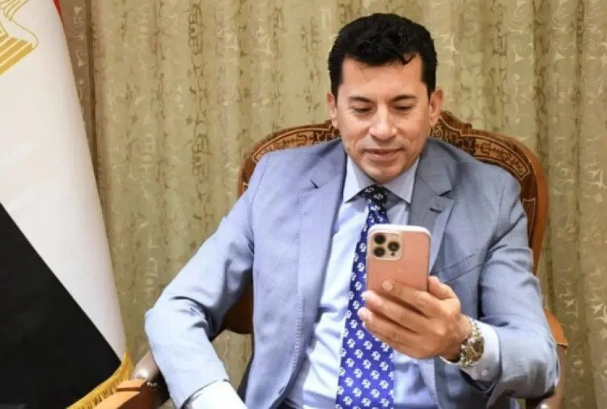 وزير الرياضة يتواصل مع السفير المصري في بوركينا فاسو للاطمئنان على بعثة منتخب مصر