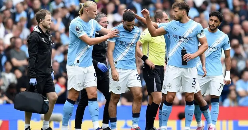 آيت نوري يغيب عن 11 مباراة في ضربة مؤلمة لسيتي والمنتخب الجزائري