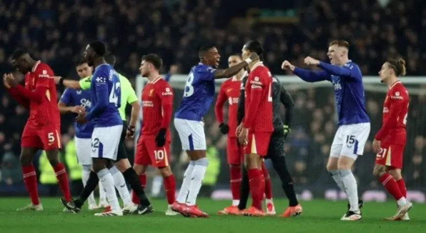 كل ما تحتاج معرفته عن موعد مباراة ليفربول وإيفرتون في الدوري الإنجليزي والقنوات الناقلة لها
