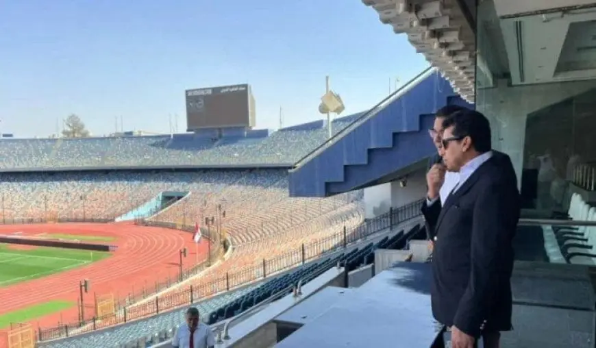 وزير الرياضة يقوم بجولة تفقدية في استاد القاهرة الدولي استعدادا لاستئناف مباريات الدوري الممتاز صور