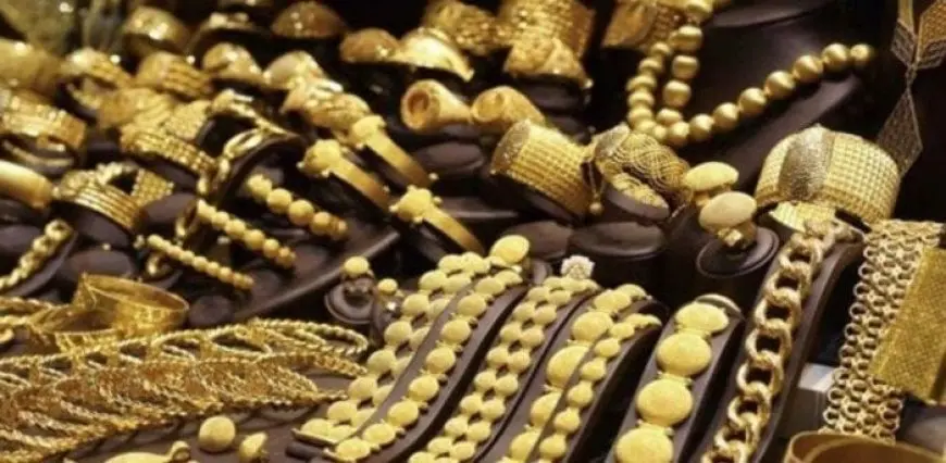 استقرار سعر الذهب عيار 21 في الصاغة هل حان الوقت للشراء؟