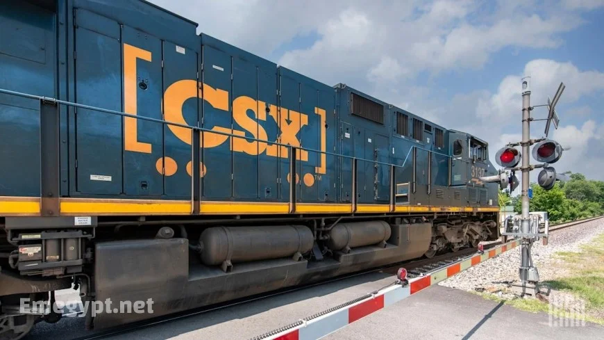 CSX CEO Hinrichs Steps Down in Surprise Move