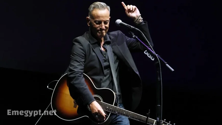 Bruce Springsteen Makes Political Statement with Surprise Performance Featuring His ‘Weapon of Choice’