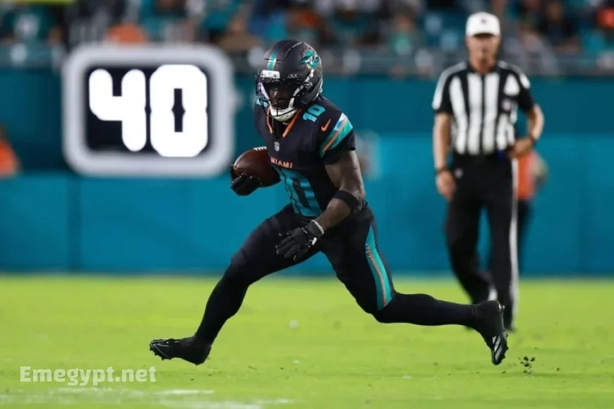 Dolphins Wide Receiver Tyreek Hill Suffers Leg Injury Against Jets: Carted Off the Field