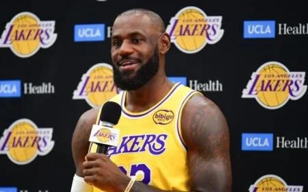 LeBron Unfazed by Contract Status as He Focuses on the Game
