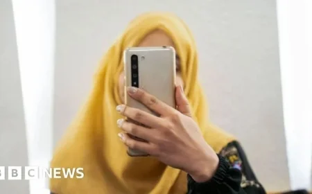 Taliban’s Internet Ban Crushes Afghan Women’s Last Hope