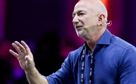 Jeff Bezos Predicts Gigantic Benefits from AI Despite Current Industrial Bubble Concerns