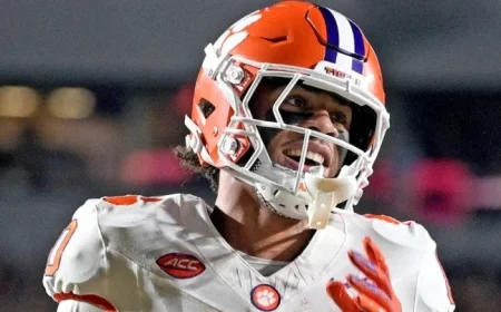 Clemson’s Star WR Antonio Williams Signs Exciting NIL Agreement with Nike