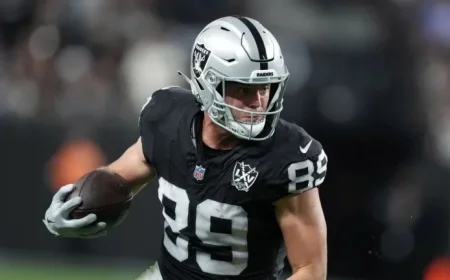 Raiders’ Bowers Expected to Play Sunday After Rest Day