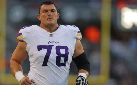 Vikings’ Ryan Kelly Heads to Injured Reserve After Second Concussion of the Season