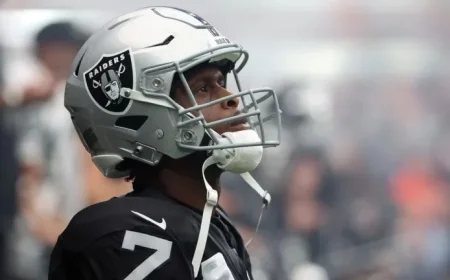 Raiders’ Smith Admits Struggling After Throwing 3 Interceptions