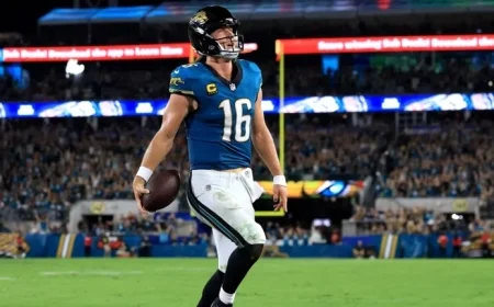 Trevor Lawrence Shines as Jaguars Edge Out Chiefs 31-28 in Thrilling Monday Night Football Clash