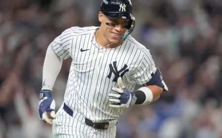 Aaron Judge Shines as Yankees Captain Powers Team to Victory Over Blue Jays with Incredible Swing
