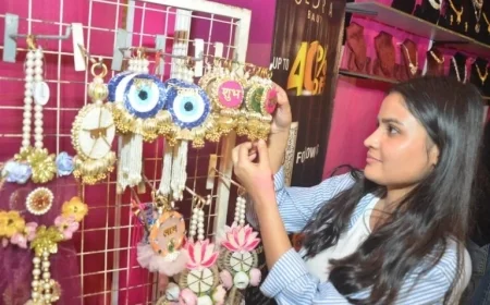 Markets bustling as women rush to henna artists for Karva Chauth preparations